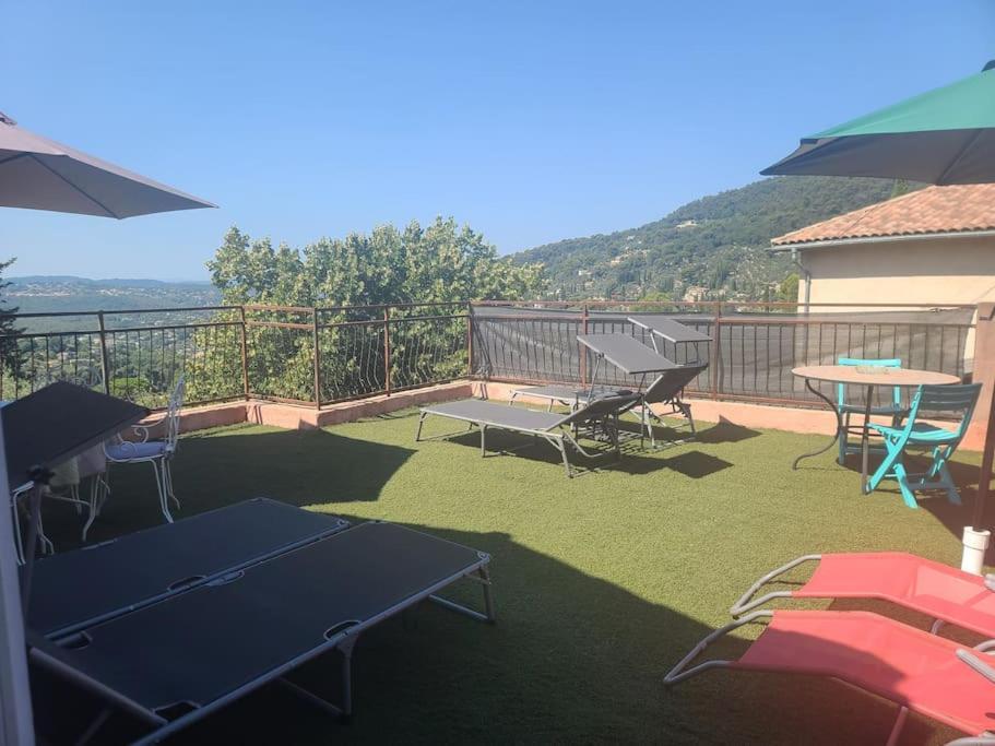 Апартаменты De 1 A 6 Avec Terrasse Solarium, Vue Panoramique Et Parking Gratuit Грасс Экстерьер фото